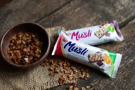 Muesli Bar With Raisins Or Cherries - ChocolandBoutique